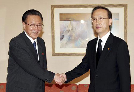 ROK president meets DPRK delegation in Seoul
