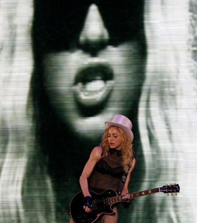 Madonna drives Bucharest crazy