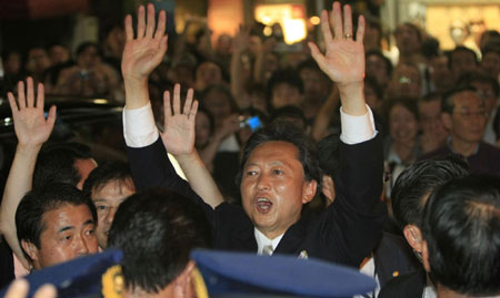 Japan votes in election, opposition tipped to win