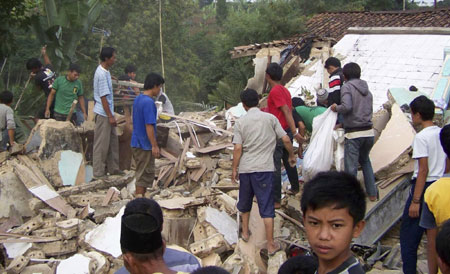 Indonesia quake death toll hits 44, likely to rise