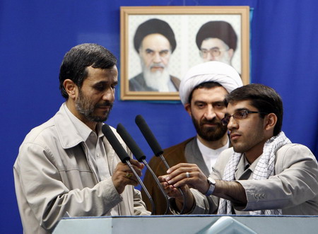 Ahmadinejad: No power dare to invade Iran