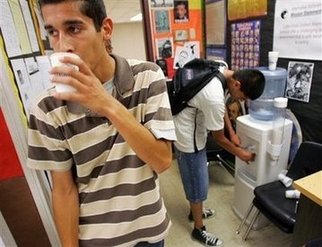 US school drinking water contains toxins
