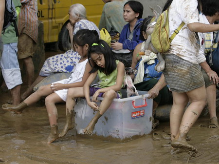 Typhoon wrecks havoc to Metro Manila