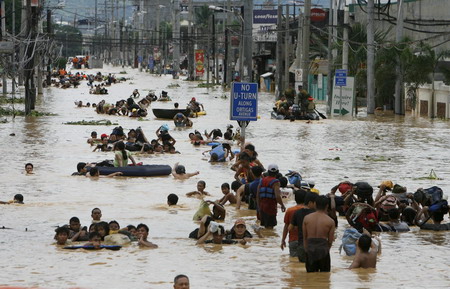 Typhoon wrecks havoc to Metro Manila