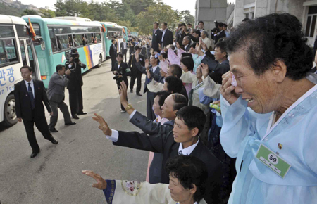 DPRK reports on north-south family reunions