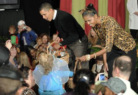 White House celebrates Halloween with 2,000 kids