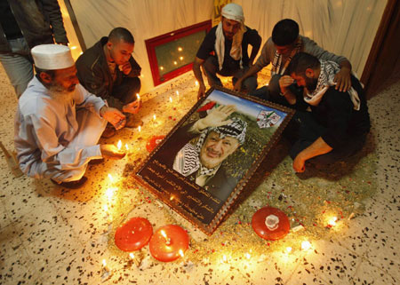 Palestinians mark anniversary of Arafat death