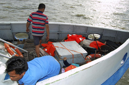 Indonesian ferry sinks; 25 dead, some 240 rescued