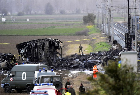 Italian military plane crashes, 5 dead