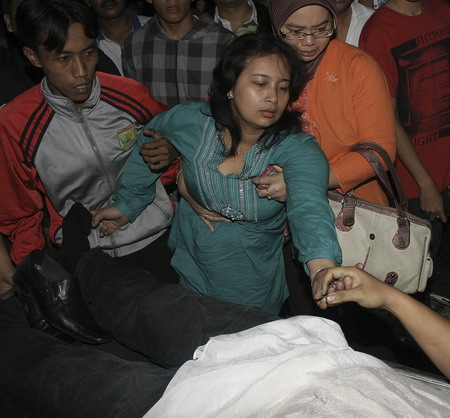 Police quiz suspects in fatal Indonesian bar fire