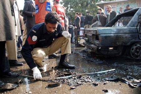 Death toll in Peshawar blast hits 11