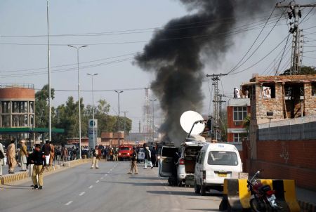 Death toll in Peshawar blast hits 11