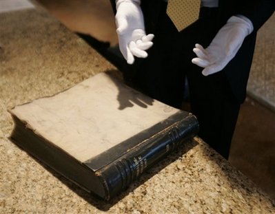 WWII veteran had Hitler's art book on bookshelf