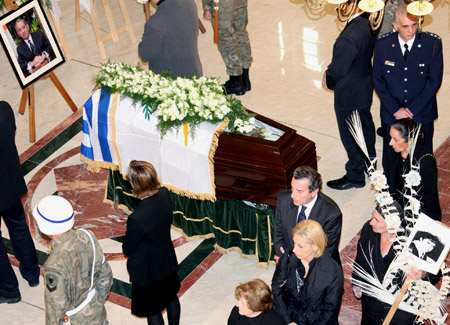 Ex-Cyprus president's body stolen from grave