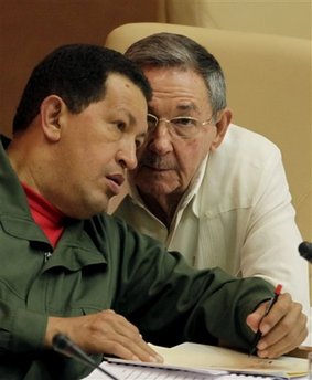 Venezuela's Chavez sees US threat in Dutch islands