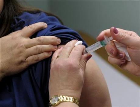 Poll shows worry about H1N1 flu shot persists