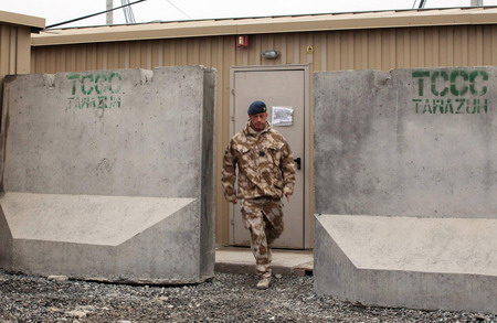 Afghan attacks kill 4 US troops, British soldier
