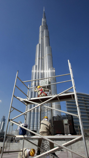 Dubai to open world's highest tower today