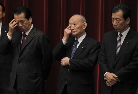 Japan finmin can't stay, successor almost set