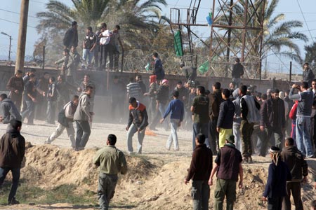 Tension between Hamas, Egypt flares as border clashes erupt