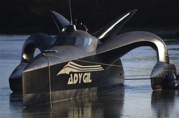 Anti-whaling boat sinks in Antarctica