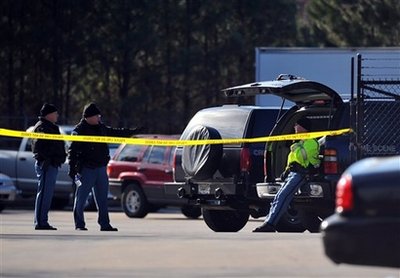 2 dead in US shooting; suspect was ex-employee