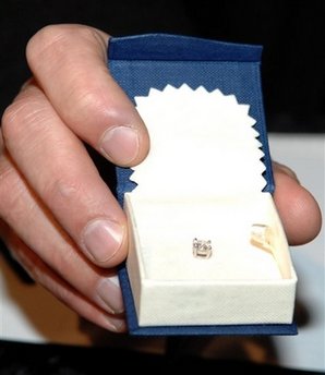 Maradona's earring auctioned for $36,000