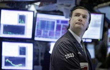 US stocks tumble on worries about jobs, European debt