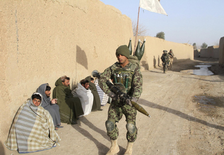 Taliban step up attacks in besieged Afghan town