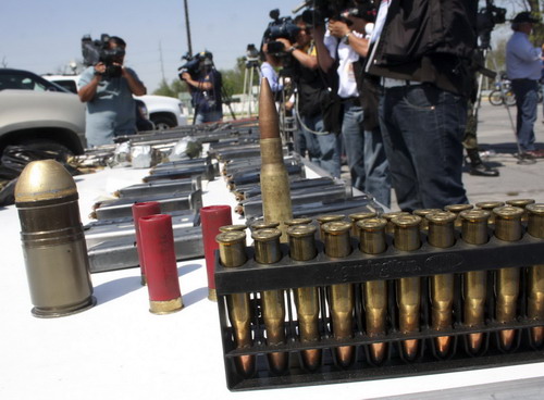 Army, drug gangs battle in Mexico amid blockades