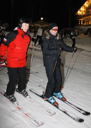 Medvedev, Putin ski together