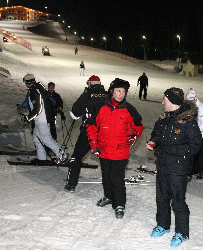 Medvedev, Putin ski together