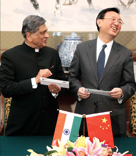 Hotline to connect China, India leaders