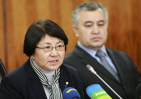 Kyrgyz opposition seizes power, dissolves parliament
