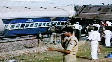 At least 65 die in India train derailment