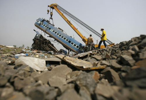 Death toll in Indian train collision rises to 95