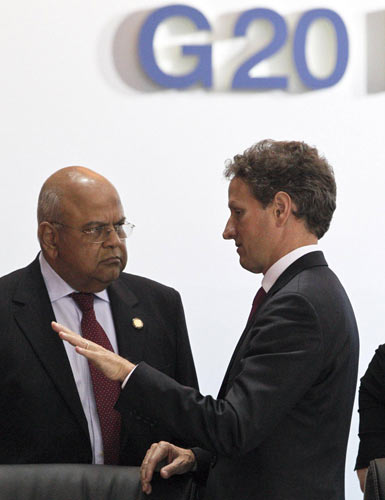 G20 communique rules out global bank tax