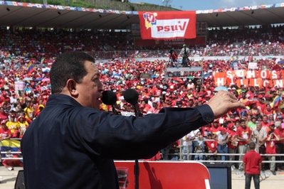 Chavez warns of US oil cutoff in Colombia dispute