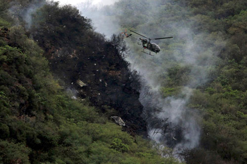 40 survivors found in Pakistan plane crash