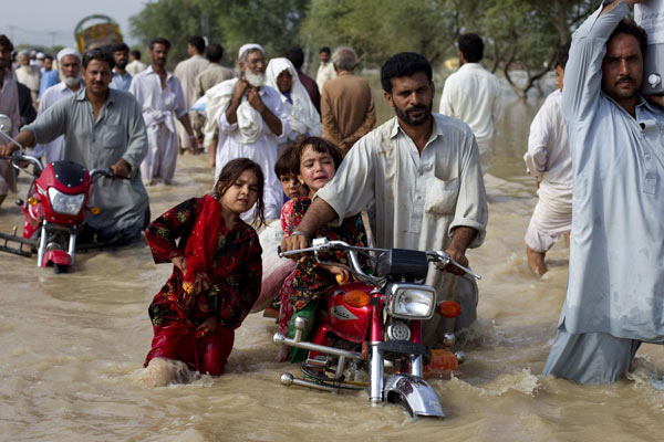 Pakistan floods threaten to bring food crisis