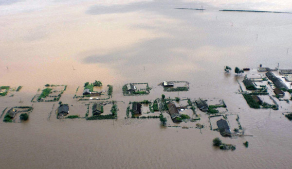 DPRK air force, navy join flood relief in NW