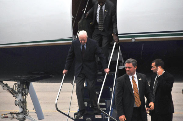 Former US president Carter arrives in Pyongyang