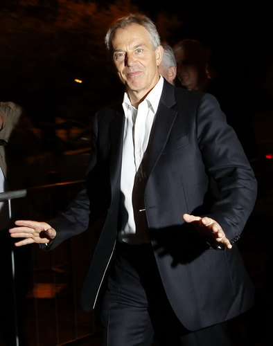 Shoe, eggs hurled at ex-Brit PM Blair in Dublin