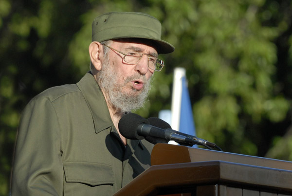 Fidel Castro makes first public speech in 4 years