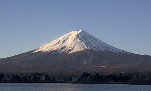 The highest mountain in Kenya and the second-highest in Africa.