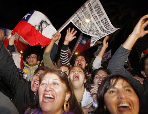 Chile's last miner pulled out, historic rescue completed