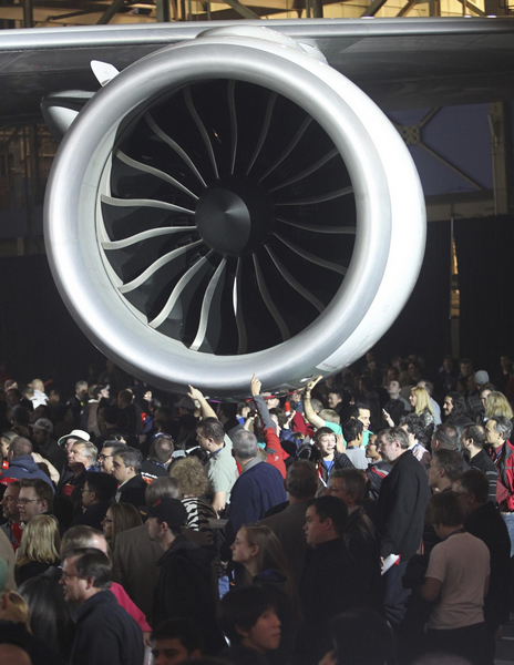 Boeing unveils new passenger plane 747-8 Intercontinental