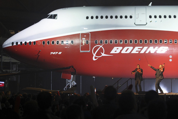 Boeing unveils new passenger plane 747-8 Intercontinental