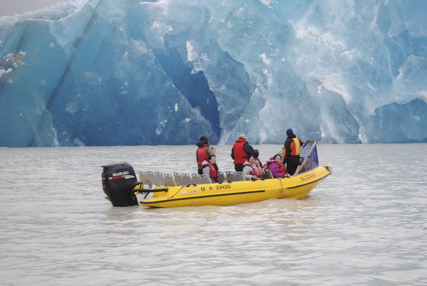 NZ quake sends 30m tons of ice loose from glacier