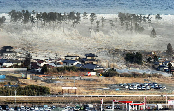 Hundreds of bodies found after Japan quake